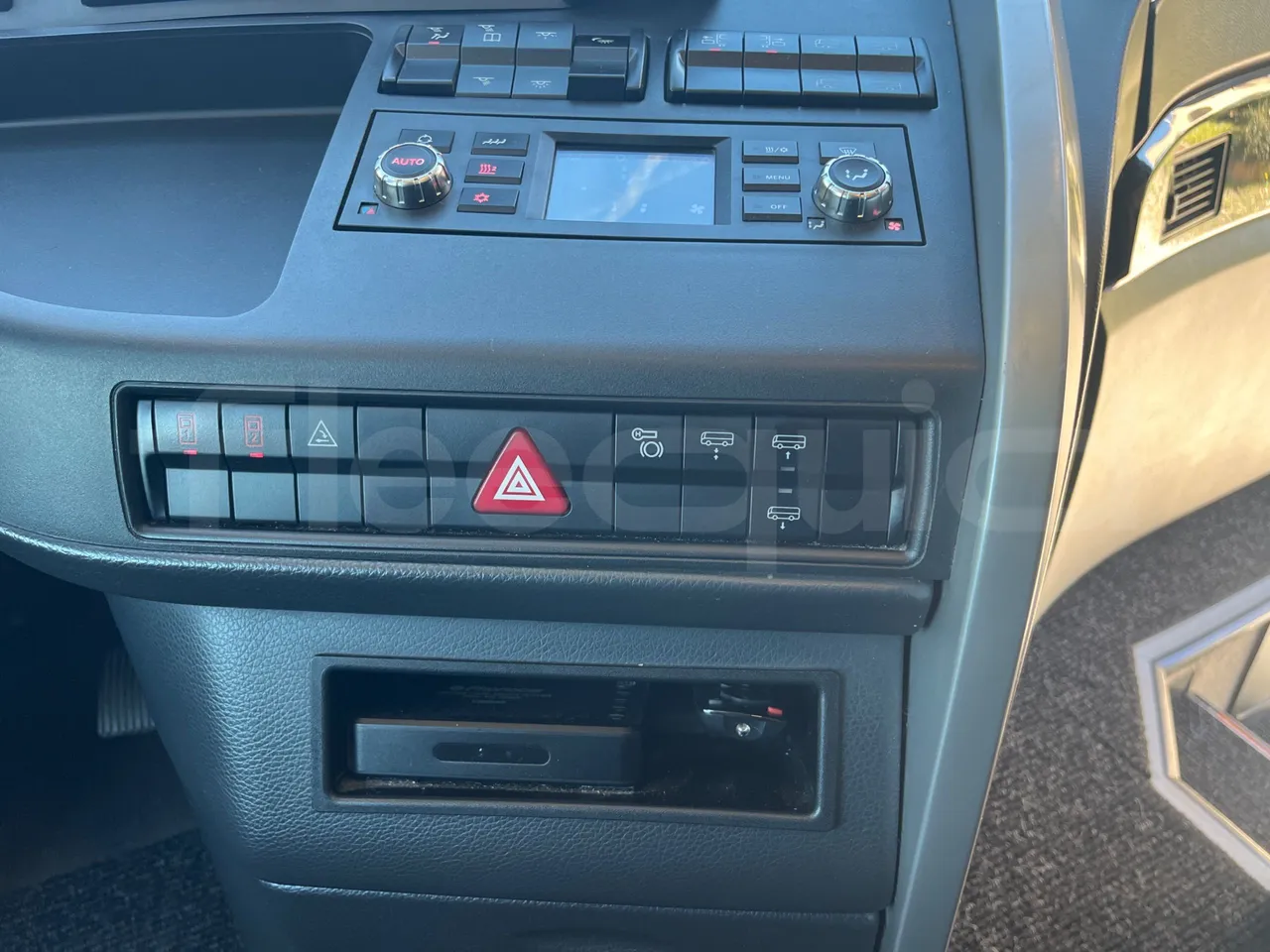 Mercedes-Benz Tourismo E16/2RHD-EUR6 -335kW -13.115m - radio accessories photo