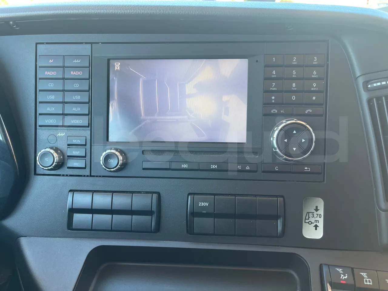 Mercedes-Benz Tourismo E16/2RHD-EUR6 -335kW -13.115m - onboard devices 1