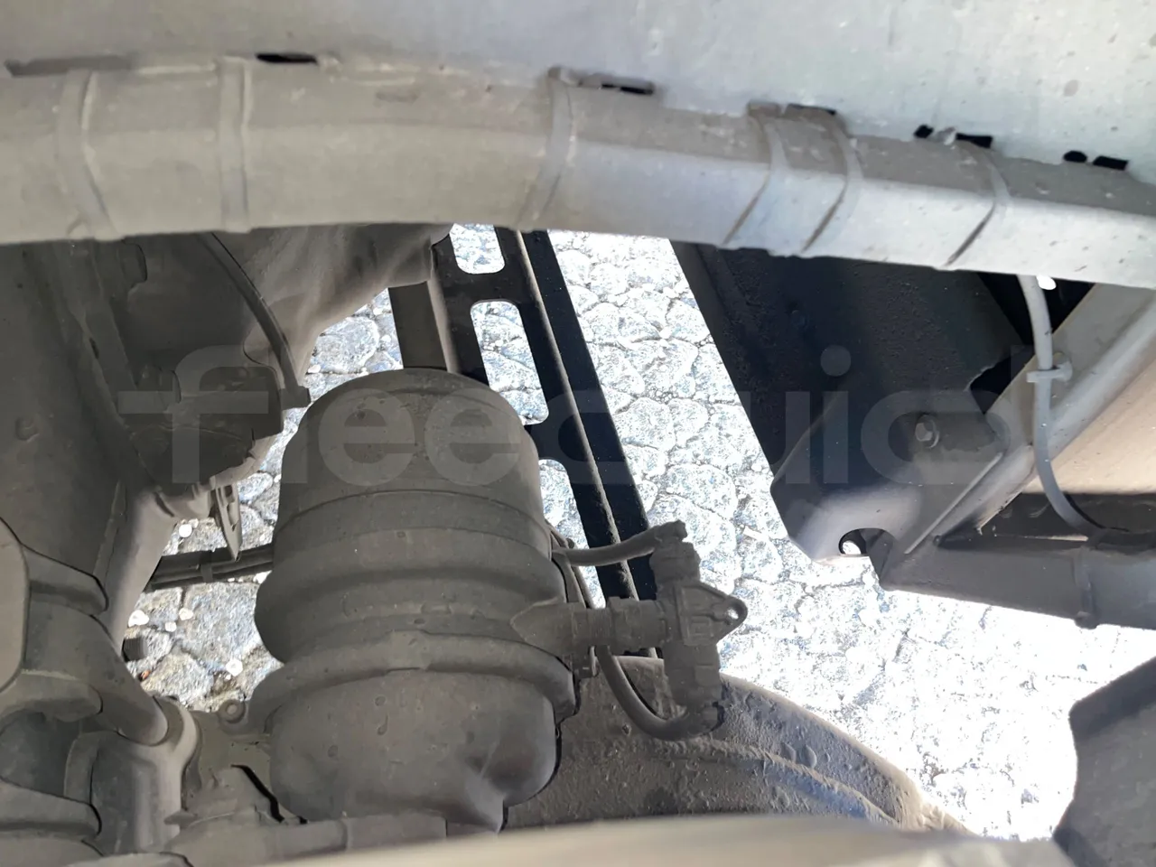 Mercedes-Benz Tourismo E16/2RHD-EUR6 -335kW -13.115m - axle 2 caliper brakes left