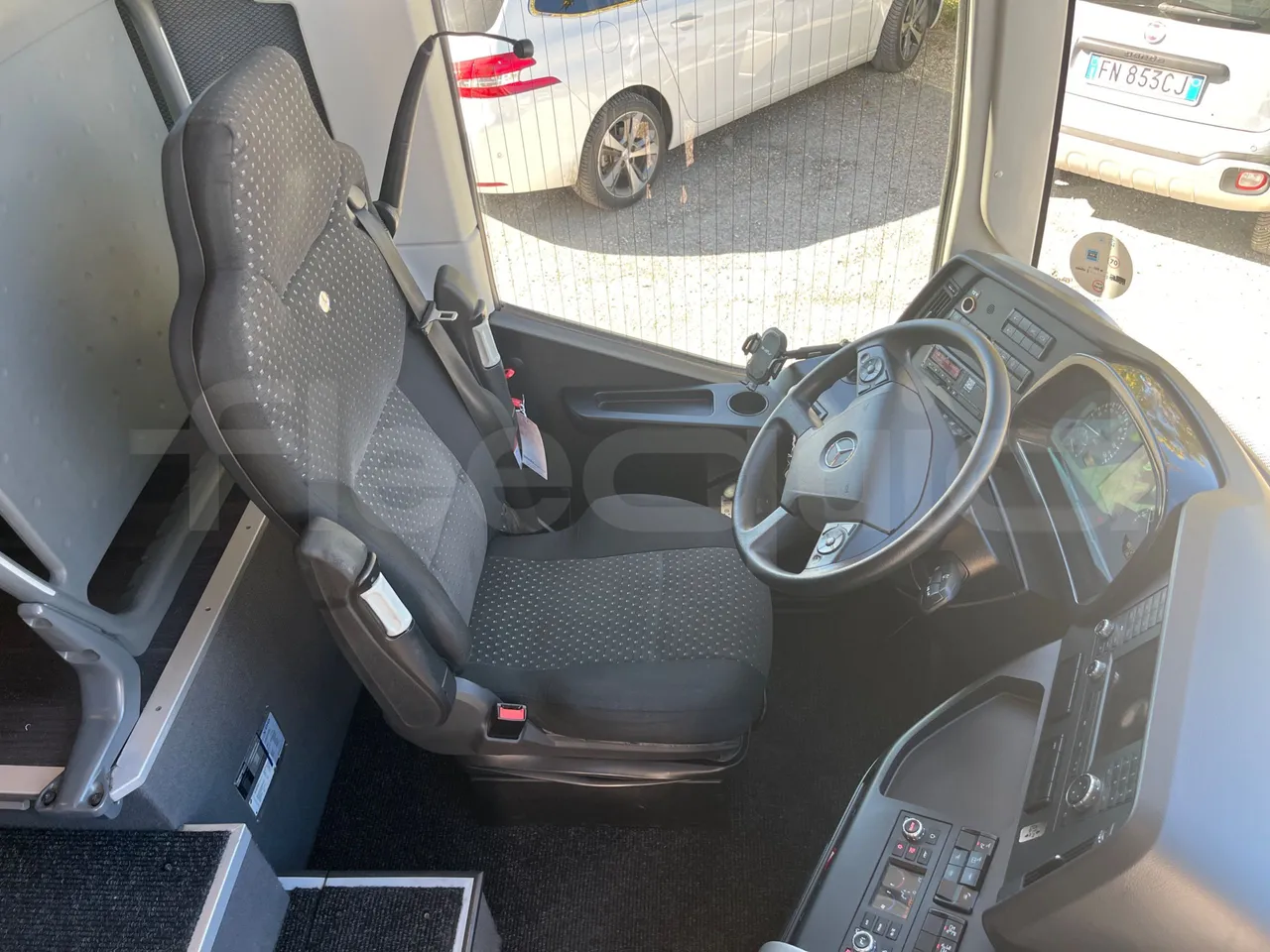 Mercedes-Benz Tourismo E16/2RHD-EUR6 -335kW -13.115m - driver's seat photo