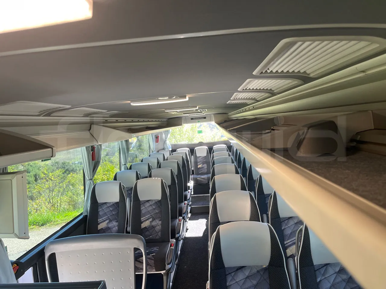 Mercedes-Benz Tourismo E16/2RHD-EUR6 -335kW -13.115m - folding seat photo