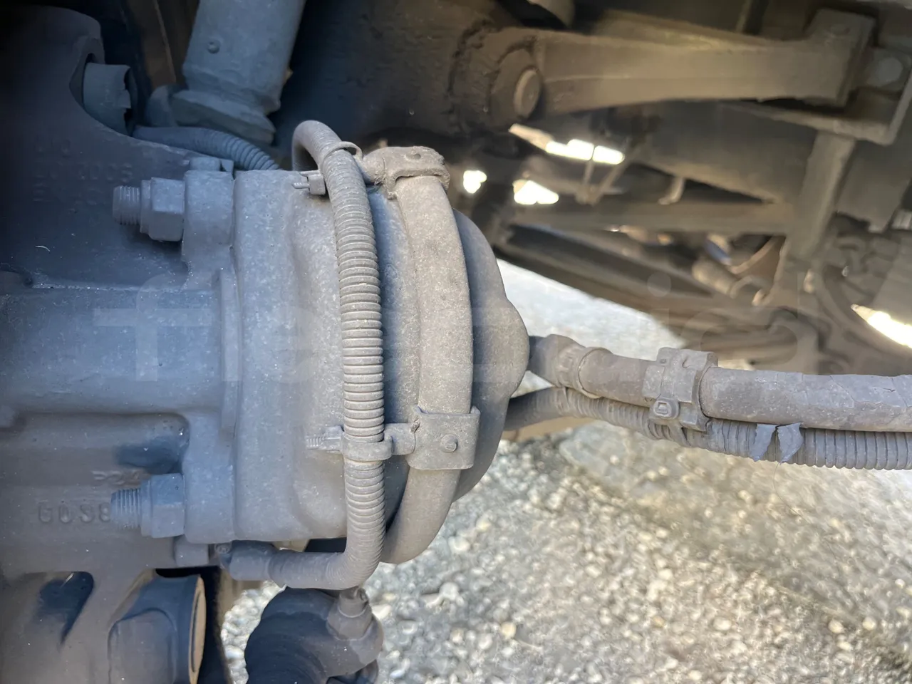 Mercedes-Benz Tourismo E16/2RHD-EUR6 -335kW -13.115m - front brake calipers right