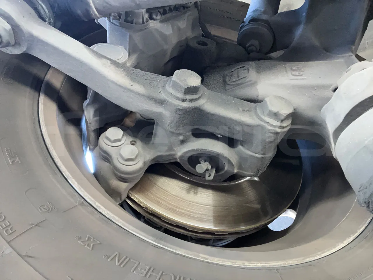 Mercedes-Benz Tourismo E16/2RHD-EUR6 -335kW -13.115m - front discs right