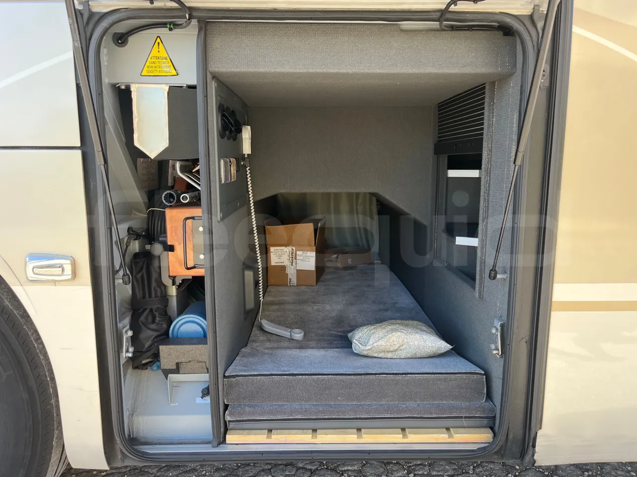 Mercedes-Benz Tourismo E16/2RHD-EUR6 -335kW -13.115m - roof hatch 3