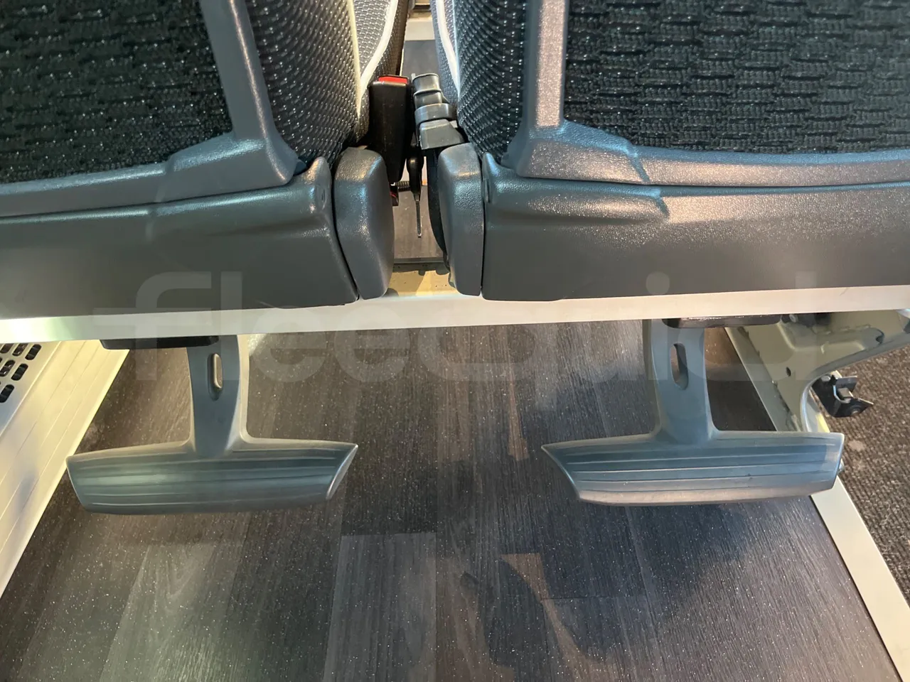 Mercedes-Benz Tourismo E16/2RHD-EUR6 -335kW -13.115m - power outlets detail