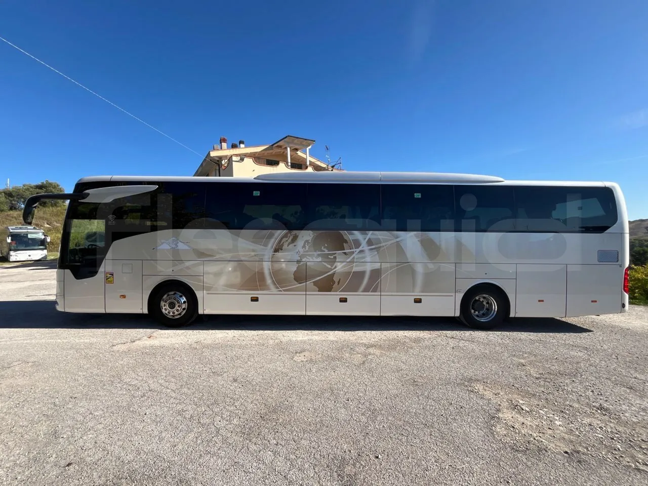 Mercedes-Benz Tourismo E16/2RHD-EUR6 -335kW -13.115m - left side photo