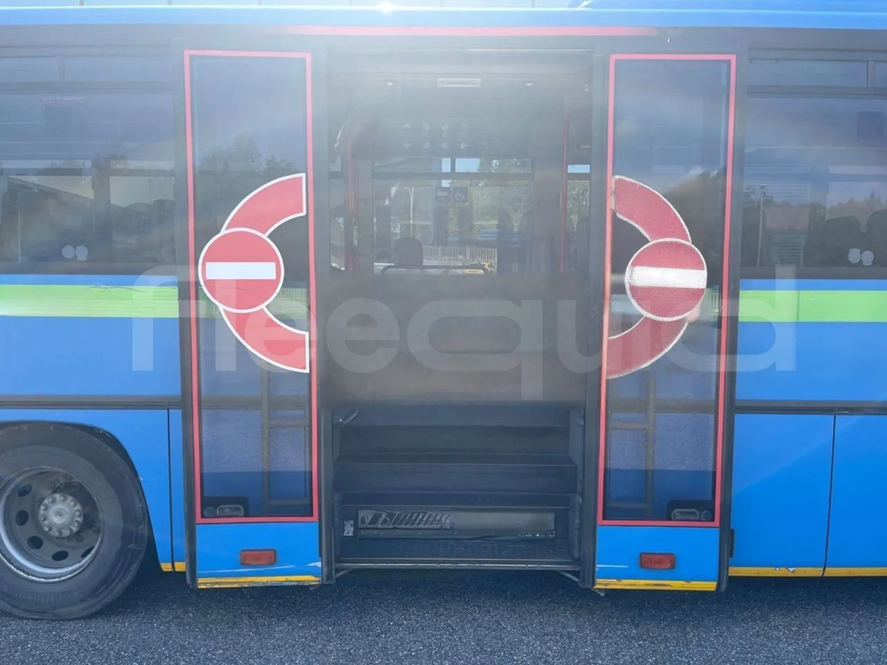 Mercedes-Benz Integro 0550-EUR3-220kW-12m - front door 2 open