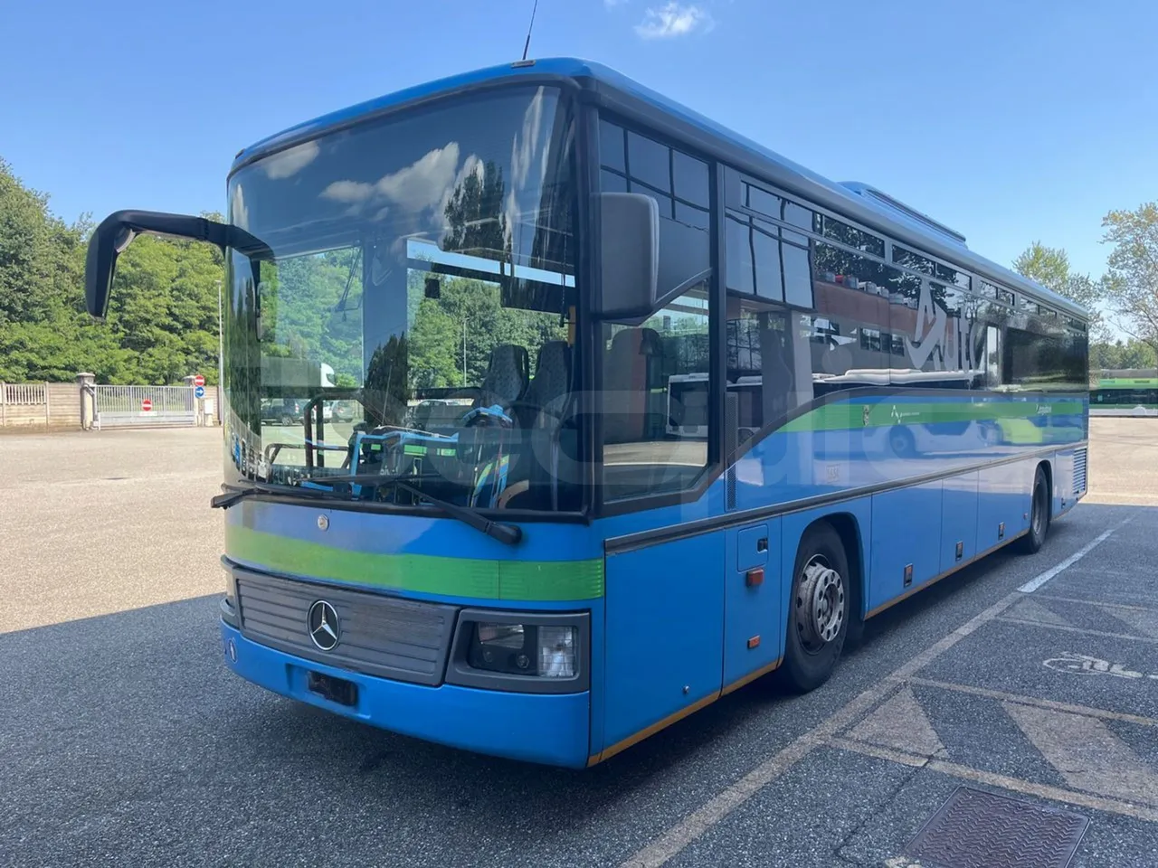 Mercedes-Benz Integro 0550-EUR3-220kW-12m - 3/4 front left (mandatory for bus to scrap)