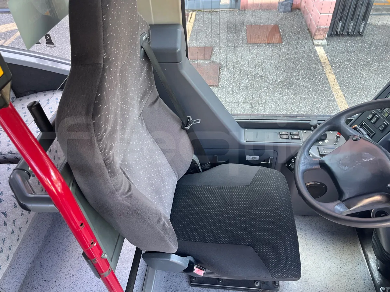 Mercedes-Benz Integro 0550-EUR3-220kW-12m - driver's seat photo (mandatory for bus to scrap)