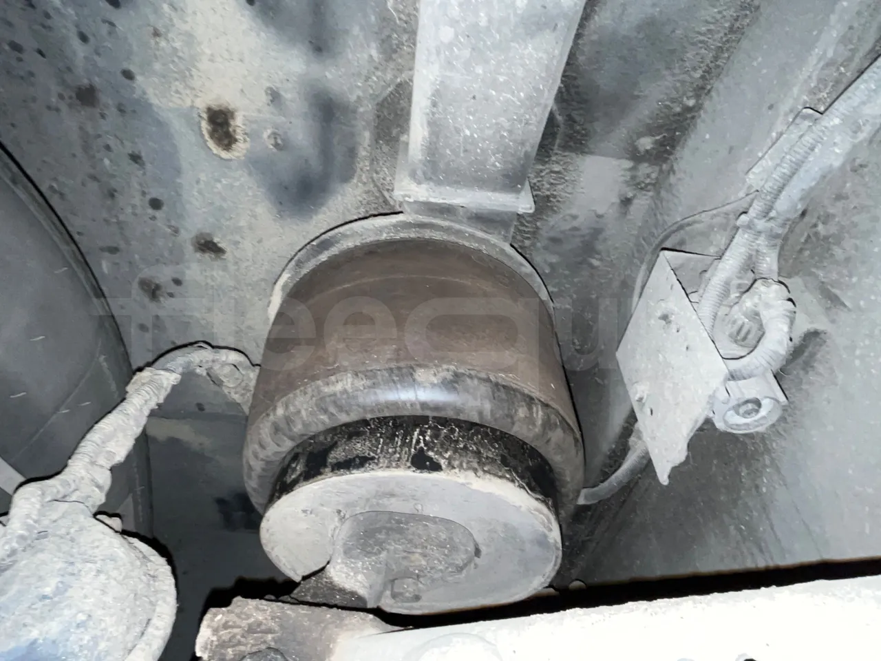 Mercedes-Benz Integro 0550-EUR3-220kW-12m - front air springs left