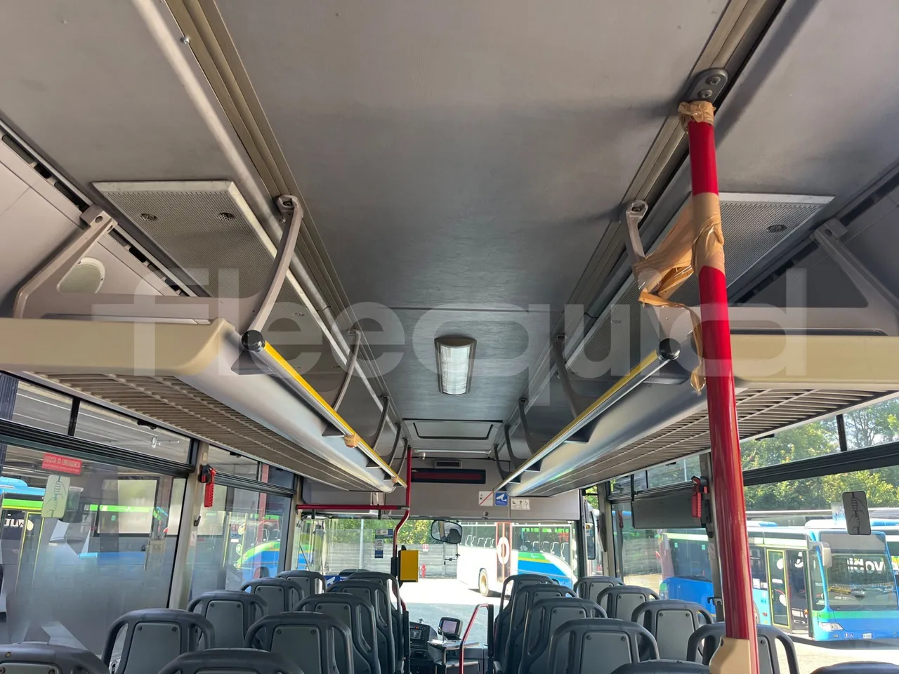 Mercedes-Benz Integro 0550-EUR3-220kW-12m - overhead compartments photo