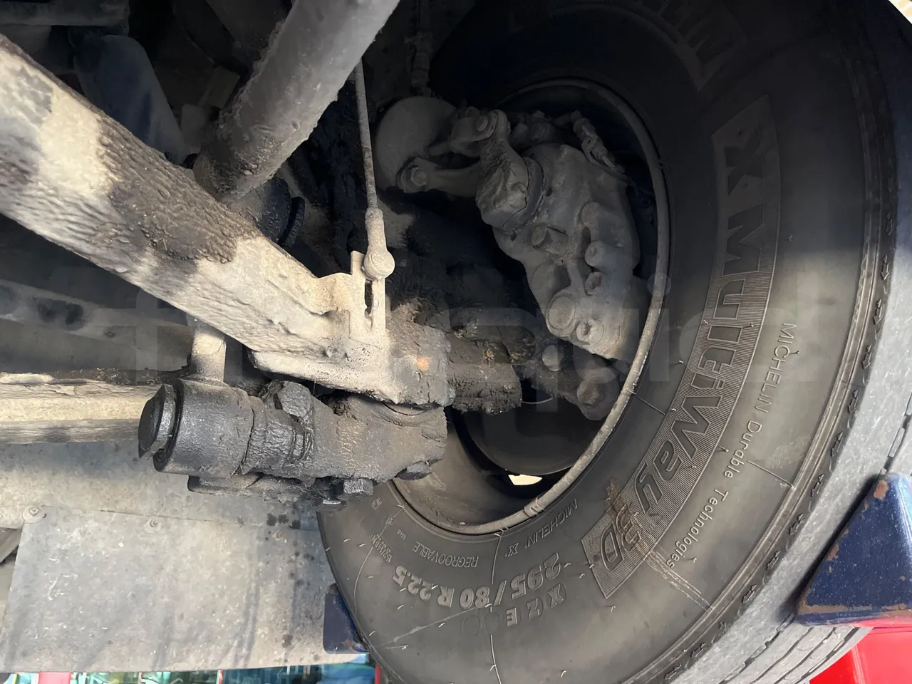 Mercedes-Benz Integro 0550-EUR3-220kW-12m - front axle left side