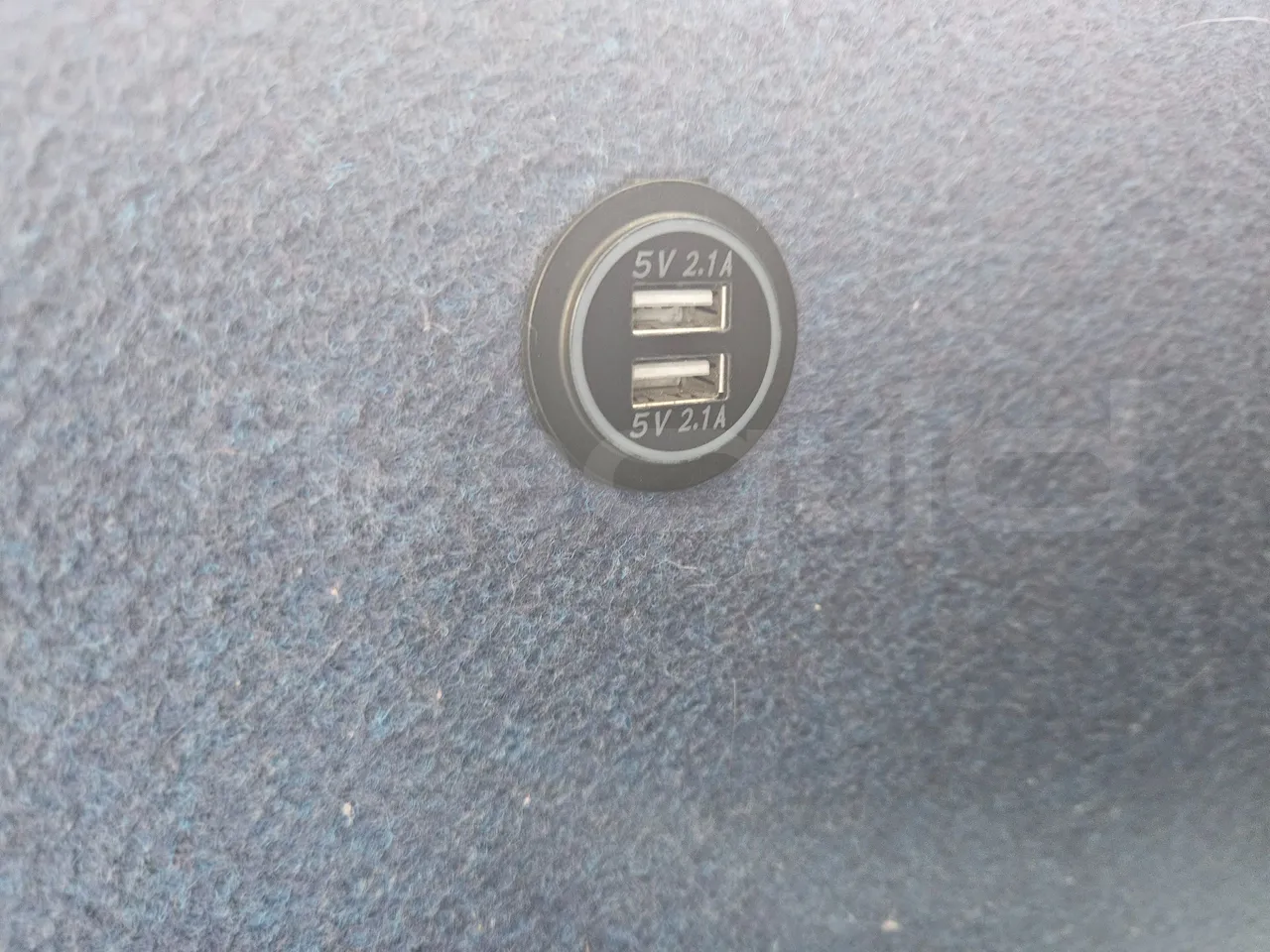 Mercedes-Benz Tourismo 15 RDH - EURO 4 - 300 kW - 12m -3,65 hight - usb charging detail