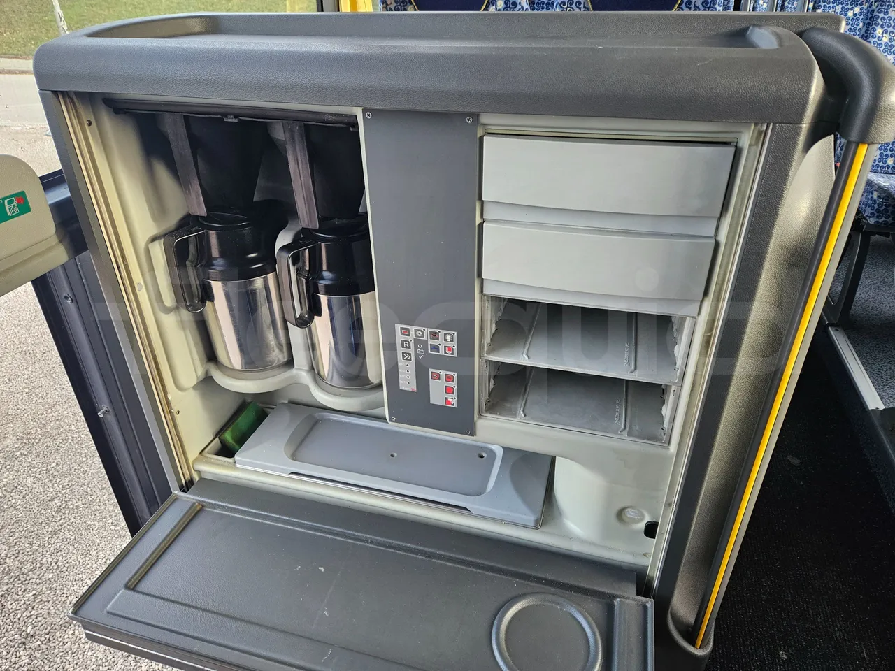 Mercedes-Benz Tourismo 15 RDH - EURO 4 - 300 kW - 12m -3,65 hight - coffee machine accessories