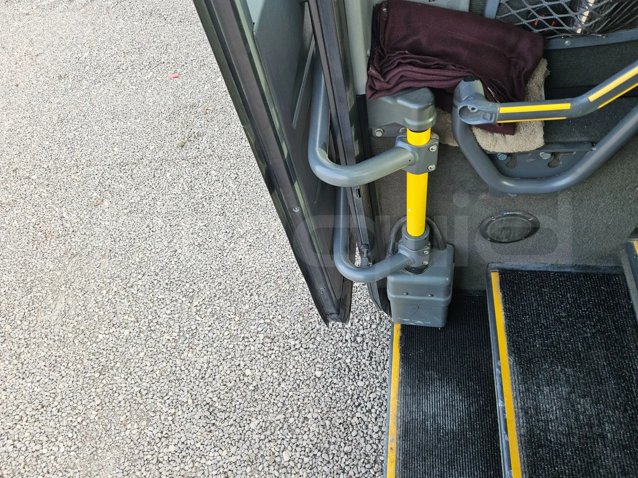 Mercedes-Benz Tourismo 15 RDH - EURO 4 - 300 kW - 12m -3,65 hight - door mechanism photo