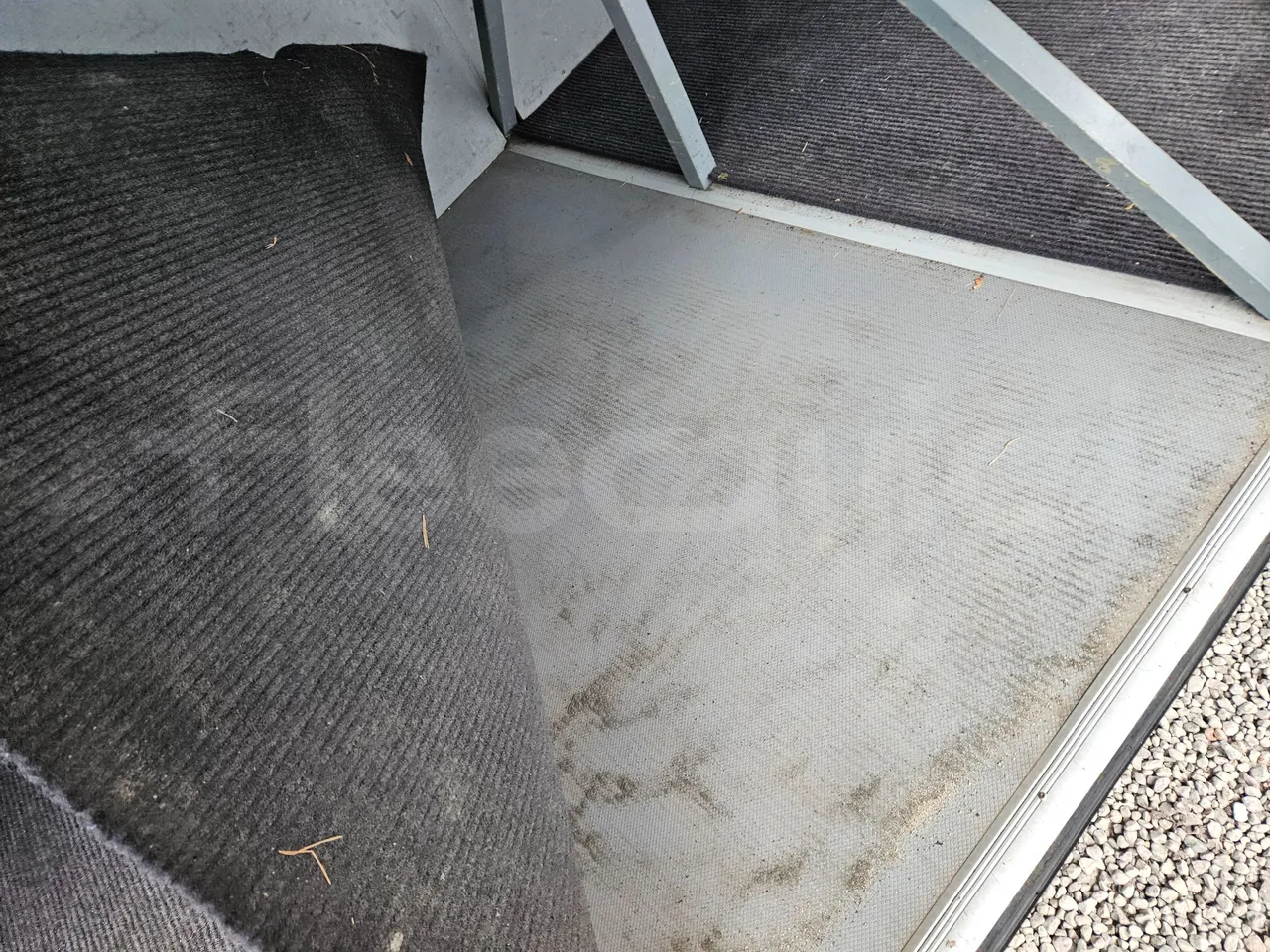 Mercedes-Benz Tourismo 15 RDH - EURO 4 - 300 kW - 12m -3,65 hight - under carpet photo
