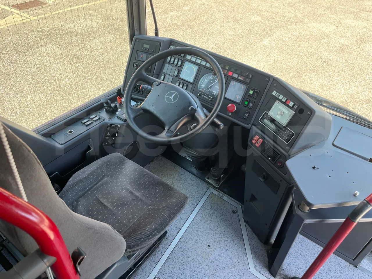Mercedes-Benz Integro 0550-EUR3-220kW-12m - buttons panels on (mandatory for bus to scrap)
