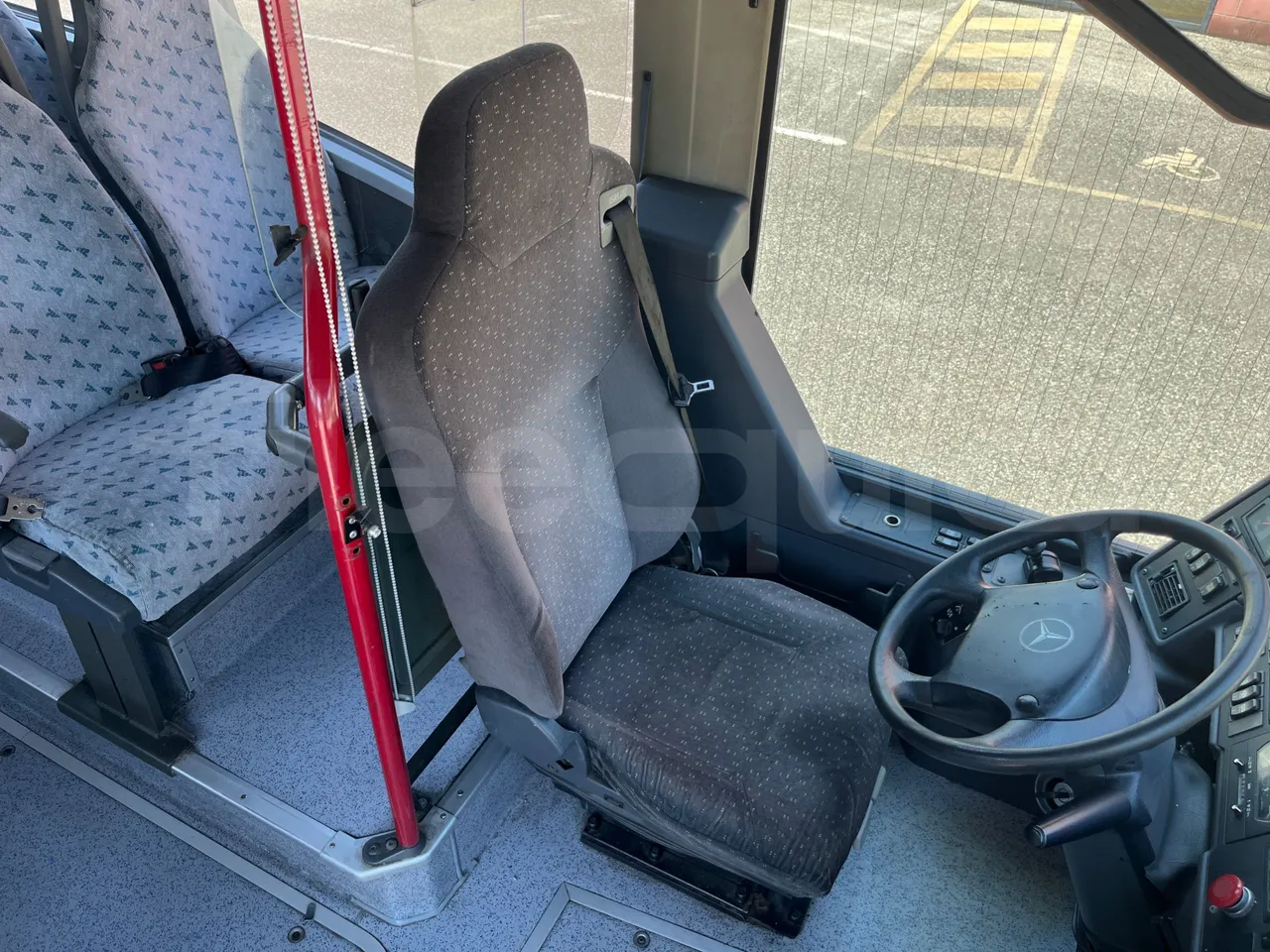 Mercedes-Benz Integro 0550-EUR3-220kW-12m - driver's seat photo (mandatory for bus to scrap)