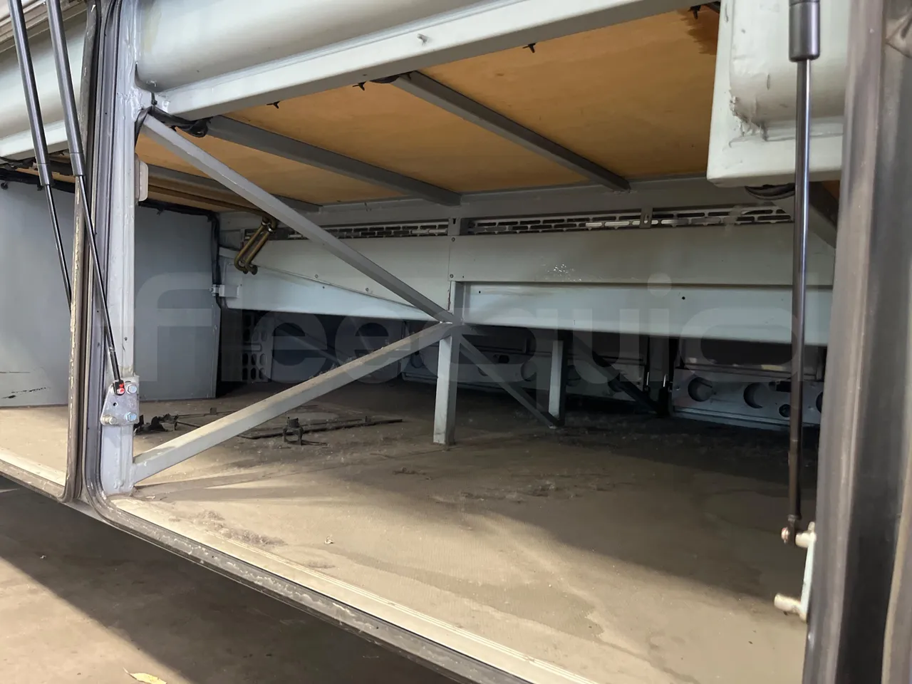 Mercedes-Benz Integro 0550-EUR3-220kW-12m - internal frame rust check