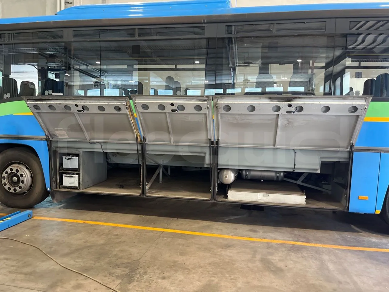 Mercedes-Benz Integro 0550-EUR3-220kW-12m - luggage rack photo