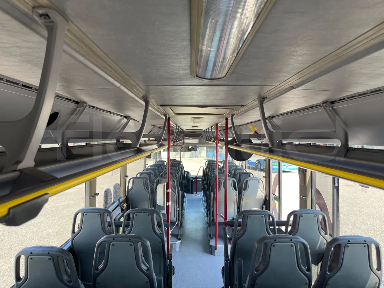 Mercedes-Benz Integro 0550-EUR3-220kW-12m - overhead compartments photo