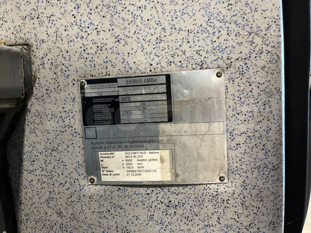 Mercedes-Benz Integro 0550-EUR3-220kW-12m - vehicle plate photo