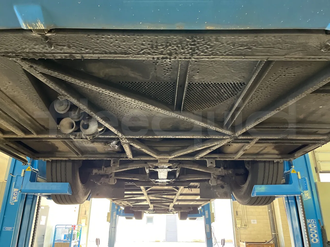 Mercedes-Benz Integro 0550-EUR3-220kW-12m - front undercarriage from front