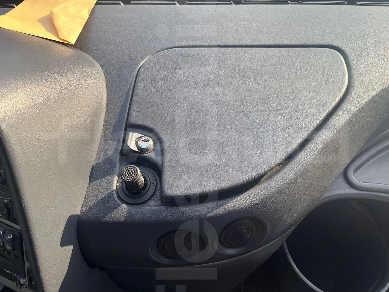 Volvo 9700 B12B  - Euro3 - 309kW - 13.680mt - hostes microphone accessories photo