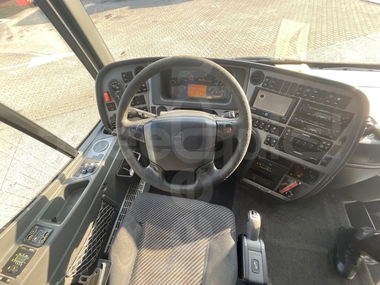 Volvo 9700 B12B  - Euro3 - 309kW - 13.680mt - buttons panels on