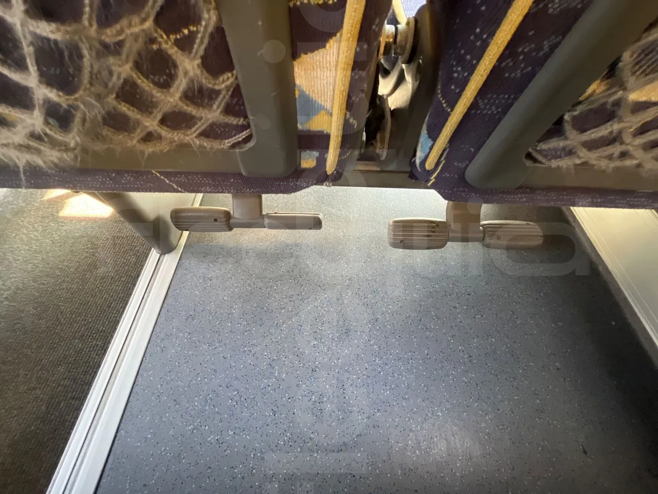 Volvo 9700 B12B  - Euro3 - 309kW - 13.680mt - footrest detail photo