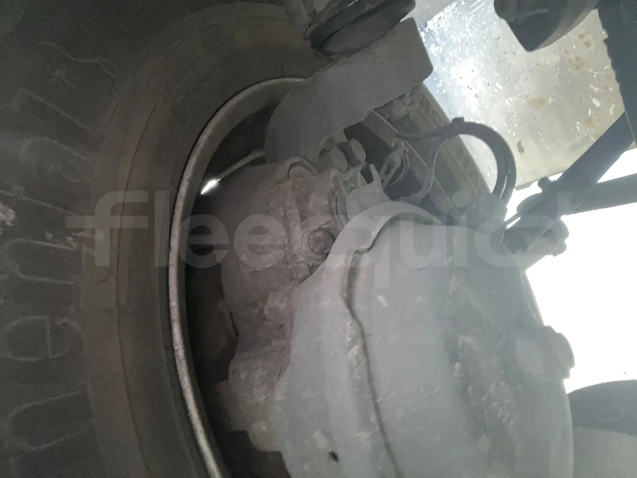 Volvo 9700 B12B  - Euro3 - 309kW - 13.680mt - front air springs left