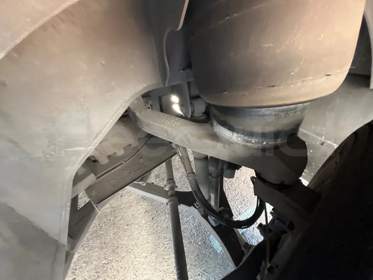 Volvo 9700 B12B  - Euro3 - 309kW - 13.680mt - front brake calipers left