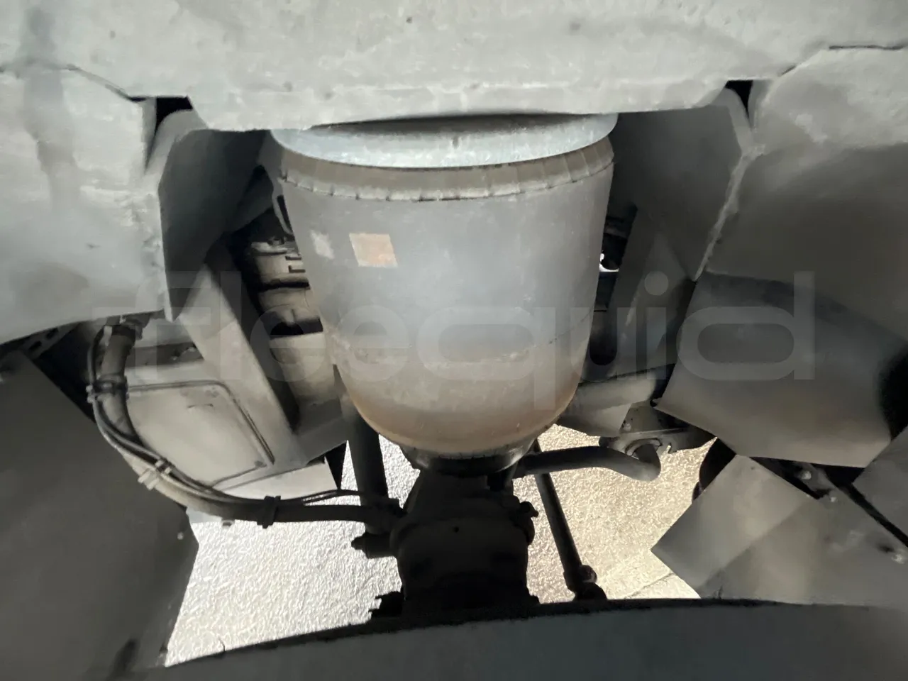 Volvo 9700 B12B  - Euro3 - 309kW - 13.680mt - axle 3 right side