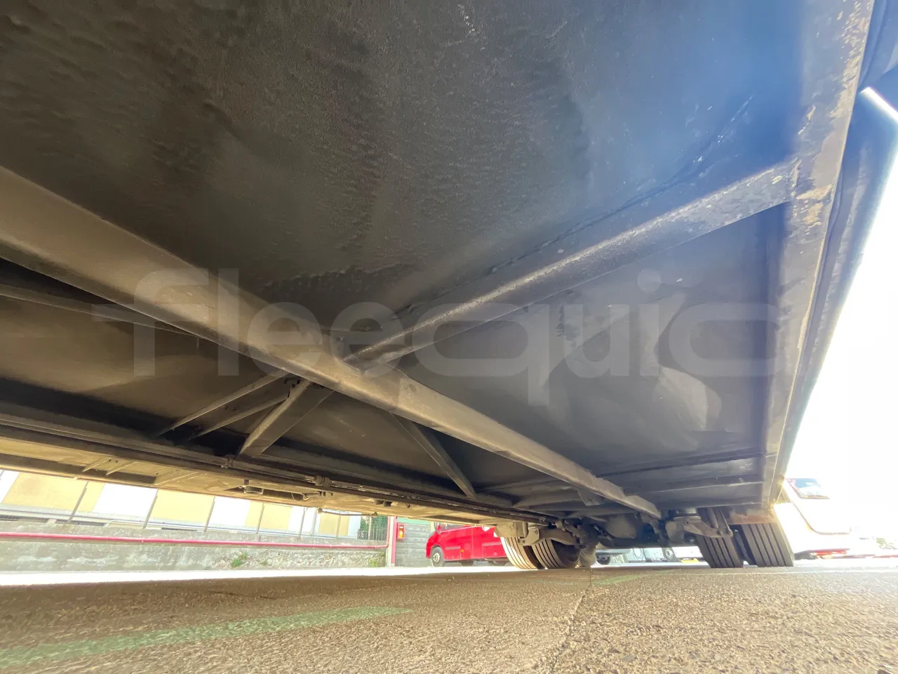 Volvo 9700 B12B  - Euro3 - 309kW - 13.680mt - central undercarriage photo