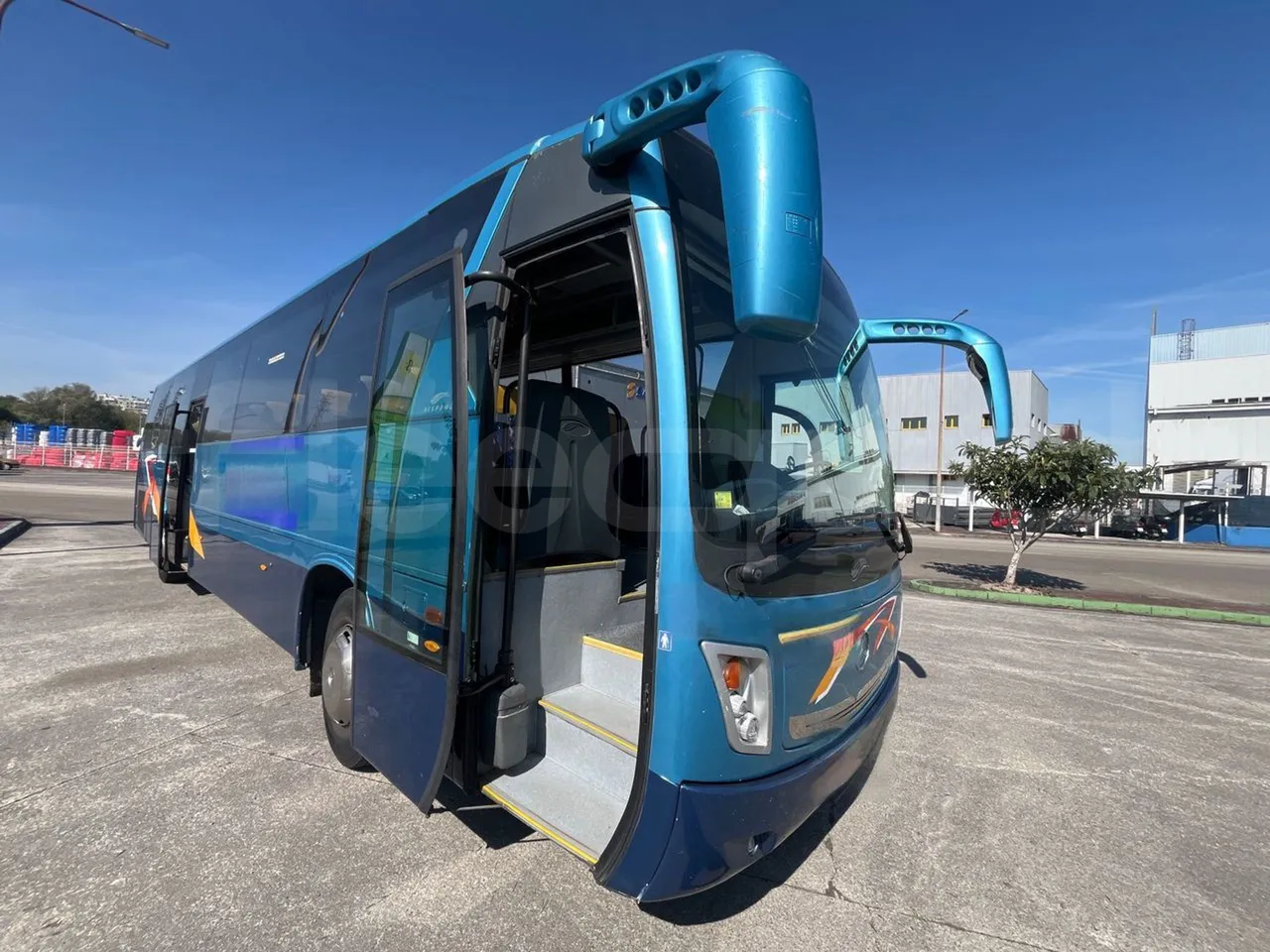 Mercedes-Benz OC 500 RF A4GC10 -EUR4 -260kW -13.5m - 3/4 right front doors open