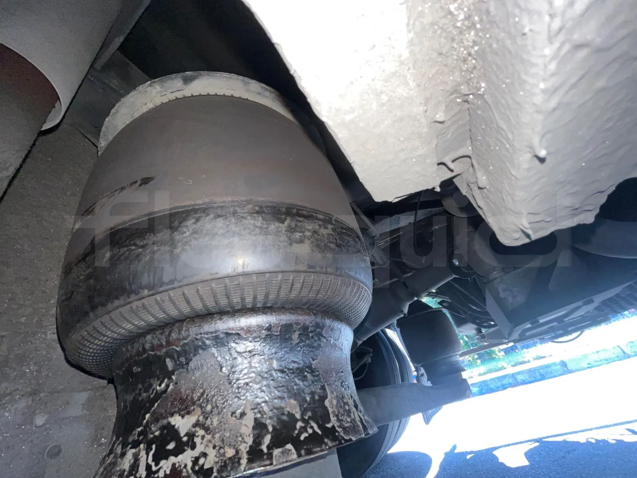 Mercedes-Benz OC 500 RF A4GC10 -EUR4 -260kW -13.5m - axel 2 air springs 2 left