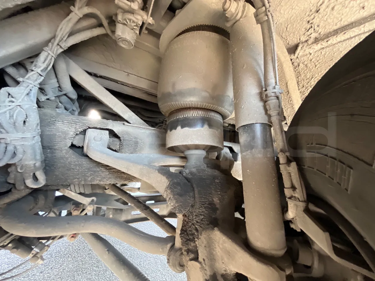 Mercedes-Benz OC 500 RF A4GC10 -EUR4 -260kW -13.5m - front shock absorbers right