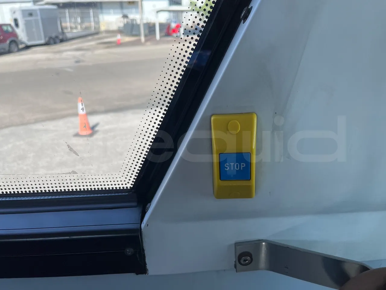 Mercedes-Benz OC 500 RF A4GC10 -EUR4 -260kW -13.5m - monitor detail photo