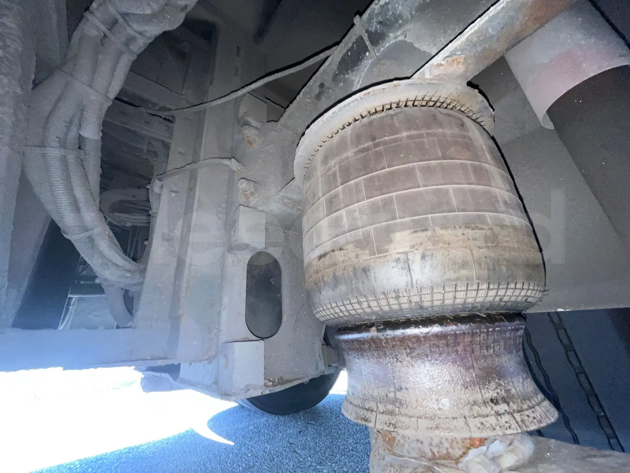 Mercedes-Benz OC 500 RF A4GC10 -EUR4 -260kW -13.5m - axle 2 shock absorbers 2 left