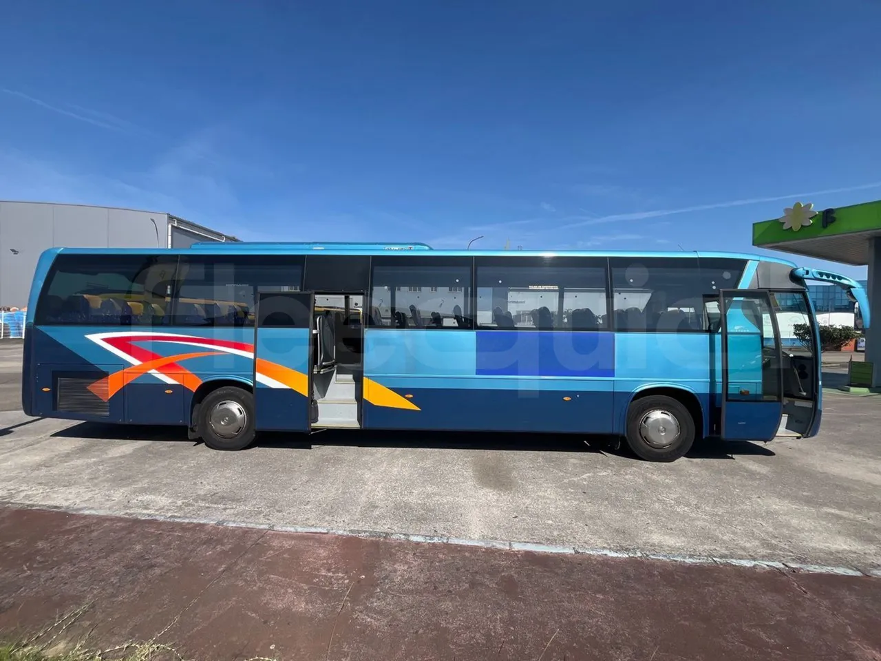 Mercedes-Benz OC 500 RF A4GC10 -EUR4 -260kW -13.5m - right side doors open