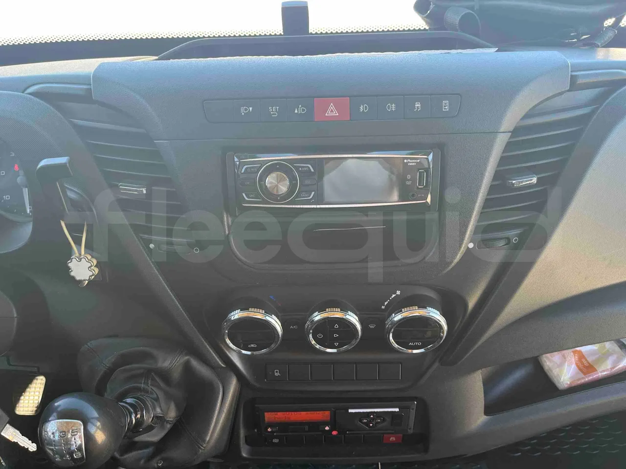 Iveco 70C18 IS72CI2DA - EUR6 - 132kW - 8.900m - radio accessories photo