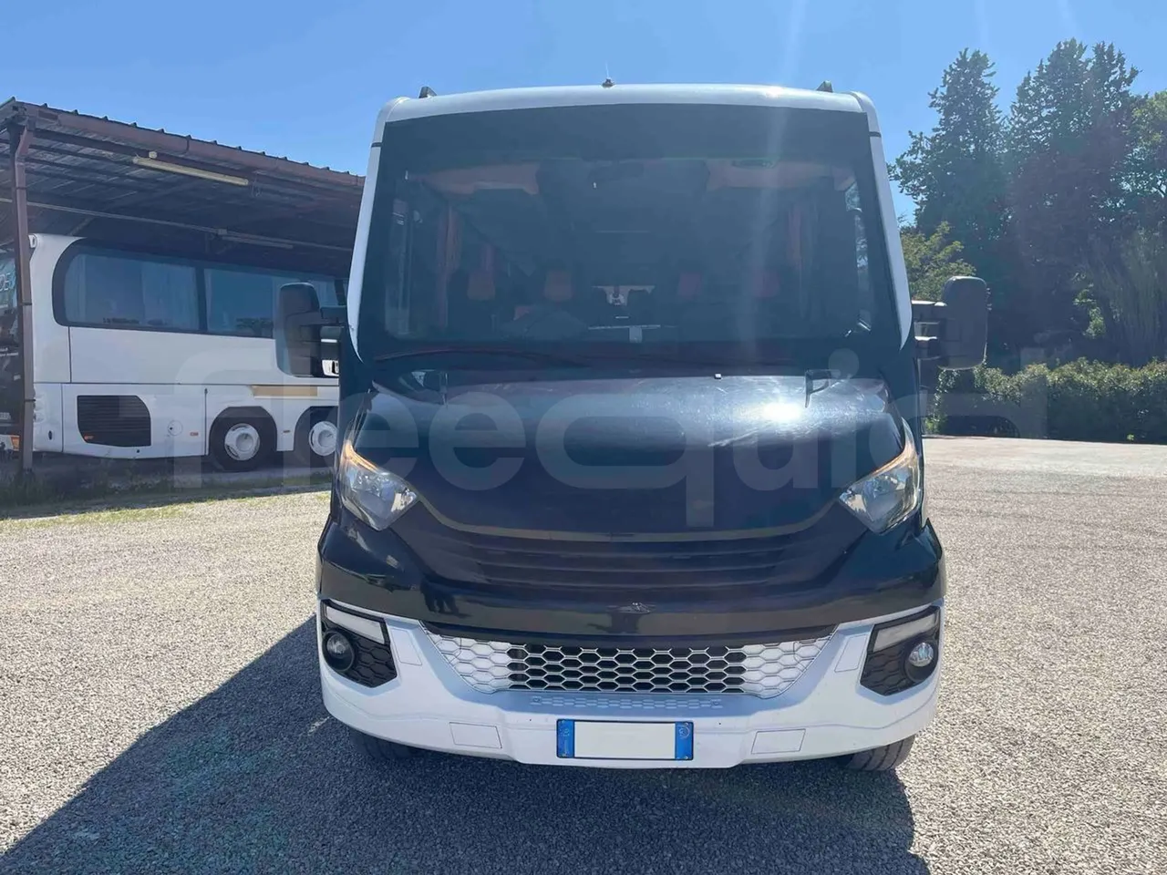Iveco 70C18 IS72CI2DA - EUR6 - 132kW - 8.900m - front photo