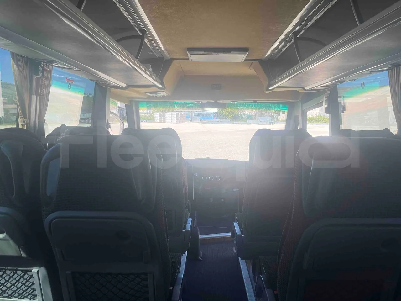 Iveco 70C18 IS72CI2DA - EUR6 - 132kW - 8.900m - forward view middle aisle