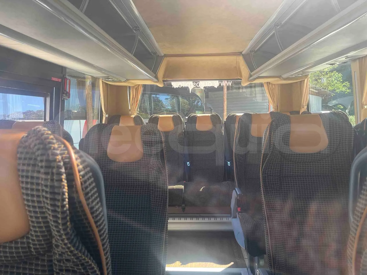 Iveco 70C18 IS72CI2DA - EUR6 - 132kW - 8.900m - reverse view middle aisle