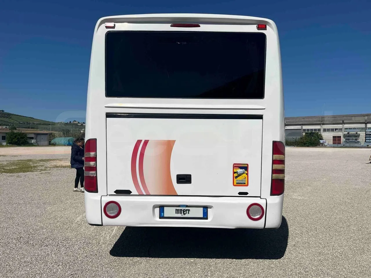 Iveco 70C18 IS72CI2DA - EUR6 - 132kW - 8.900m - rear hatch closed