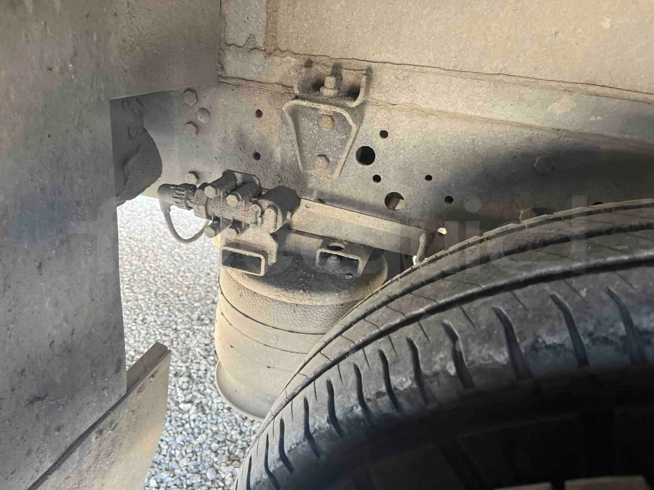 Iveco 70C18 IS72CI2DA - EUR6 - 132kW - 8.900m - axel 3 shock absorbers 1 right