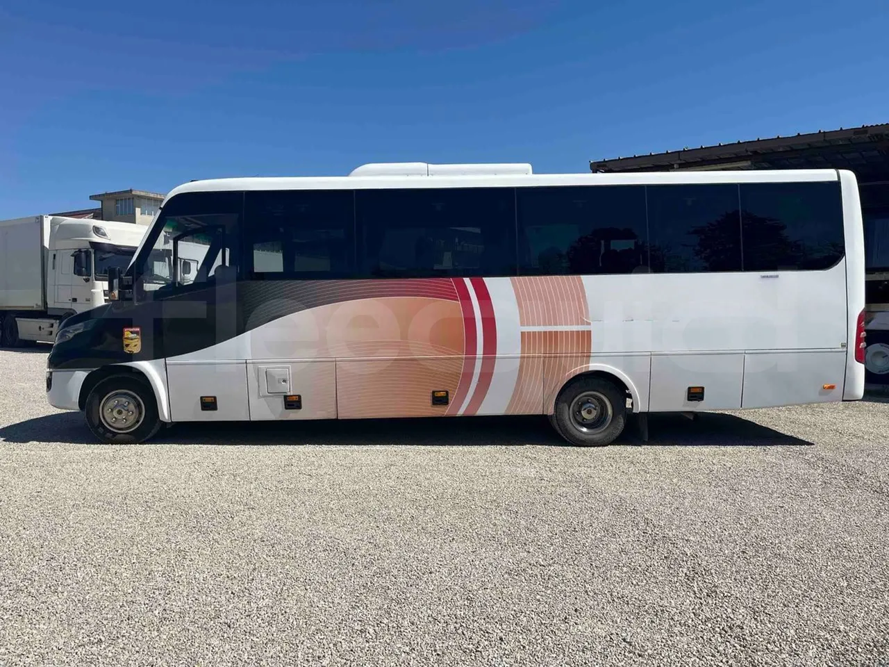 Iveco 70C18 IS72CI2DA - EUR6 - 132kW - 8.900m - left side photo