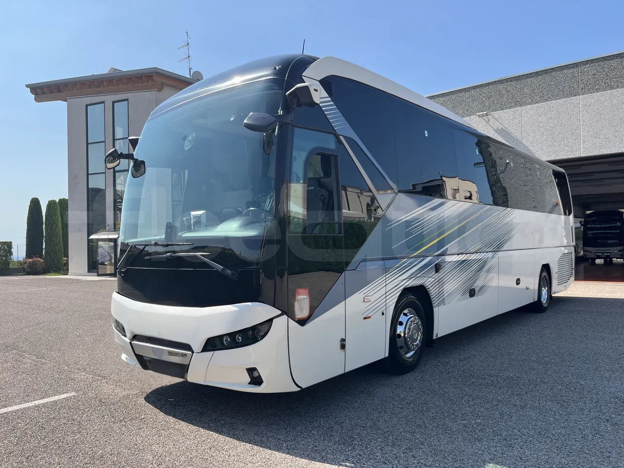 Neoplan Tourliner - 3/4 Front Left Side