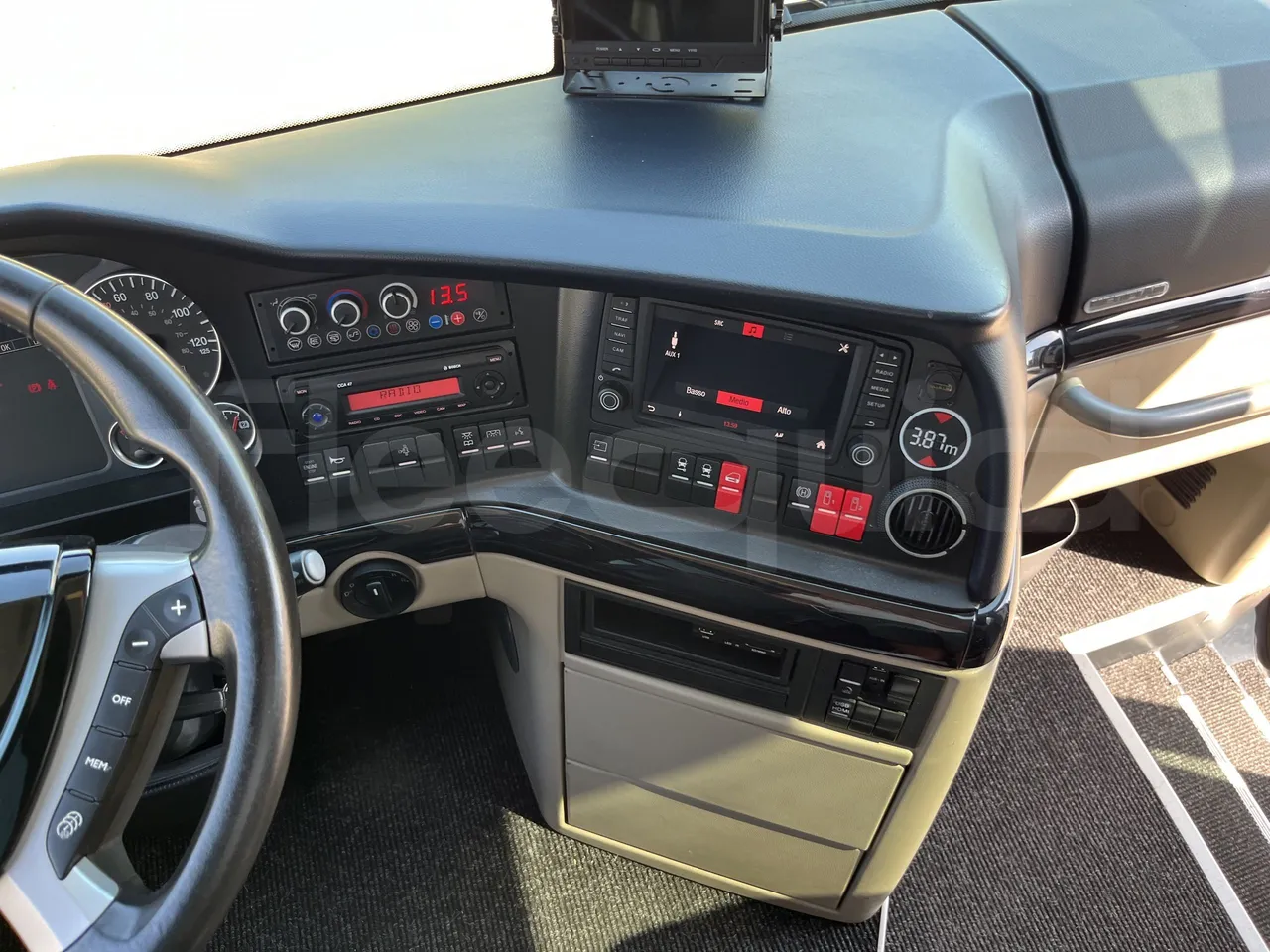 Neoplan Tourliner - Radio