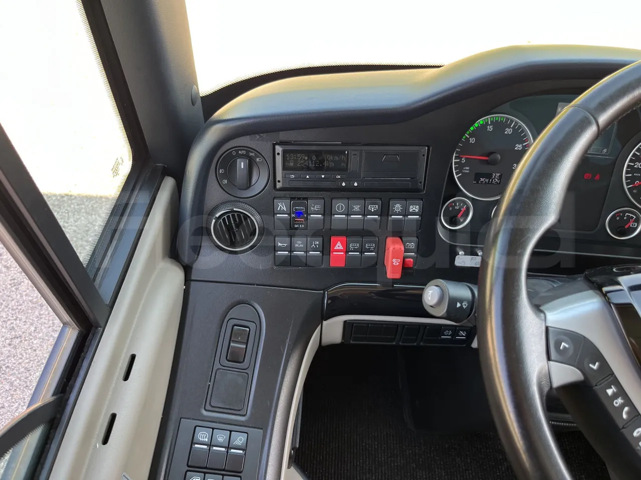 Neoplan Tourliner - Onboard Device 1